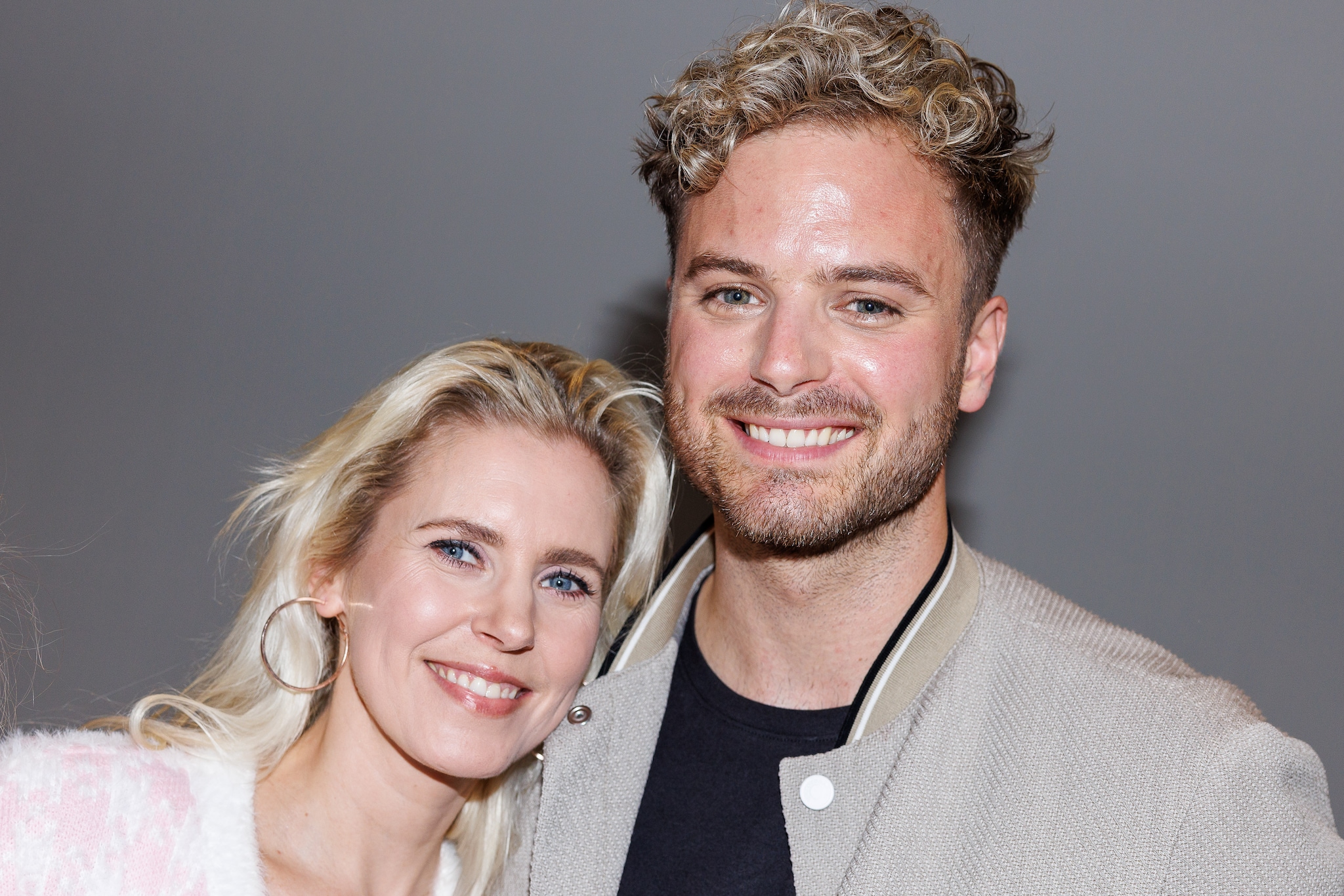 jim-bakkum-deelt-zoete-post-voor-jarige-bettina-holwerda-mijn-liefde