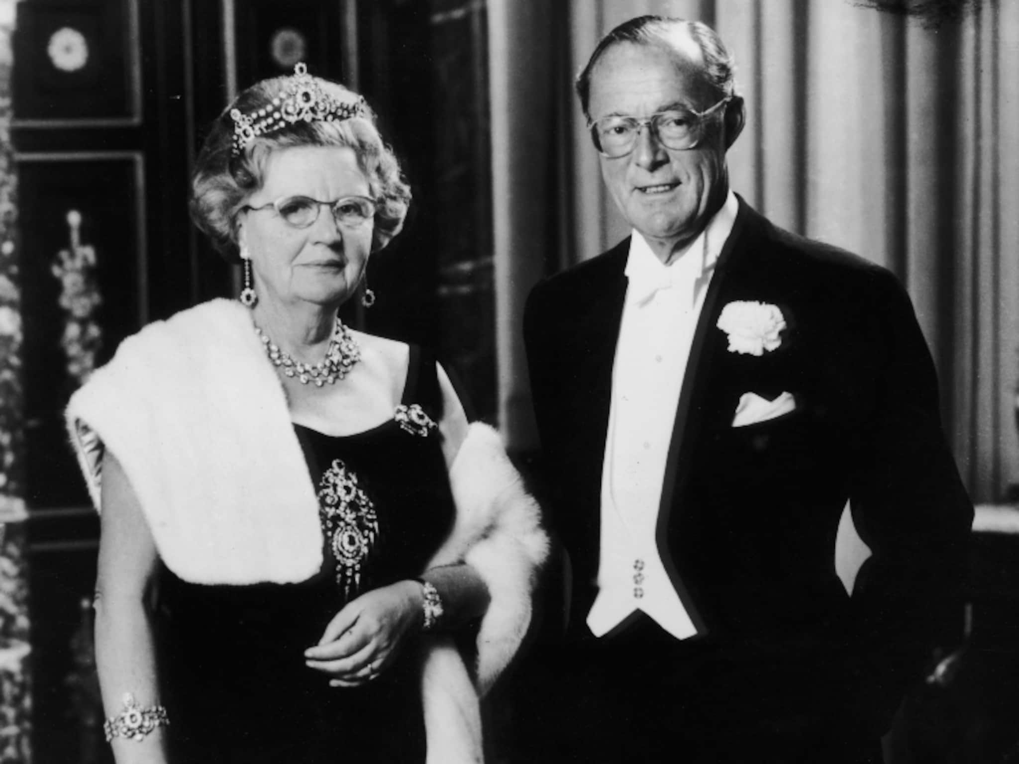 Onthuld: kabinet waarschuwde koningin Juliana al jaren vóór Hofmans-affaire