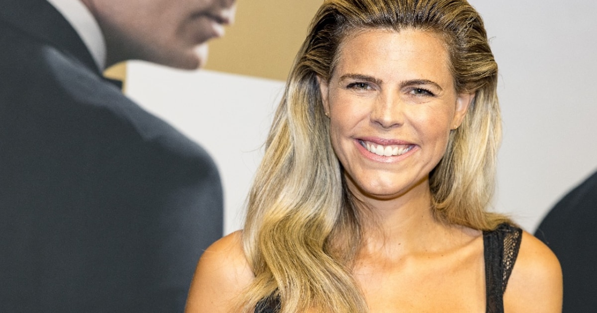 Kim Kötter deelt lieve foto's van haar zoontjes: 'Ted glundert van oor ...