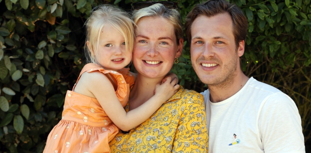 Maxime Meiland en dochtertjes dansen erop los tijdens familievakantie