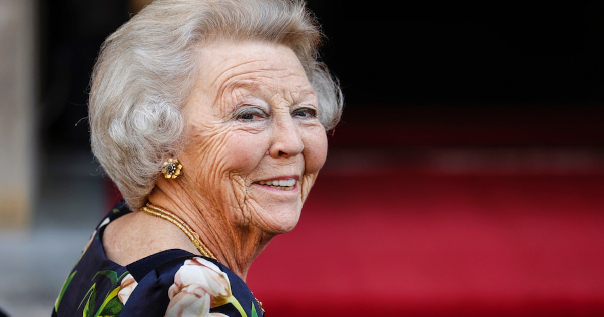 Beatrix naar herdenkingsconcert Bernard Haitink