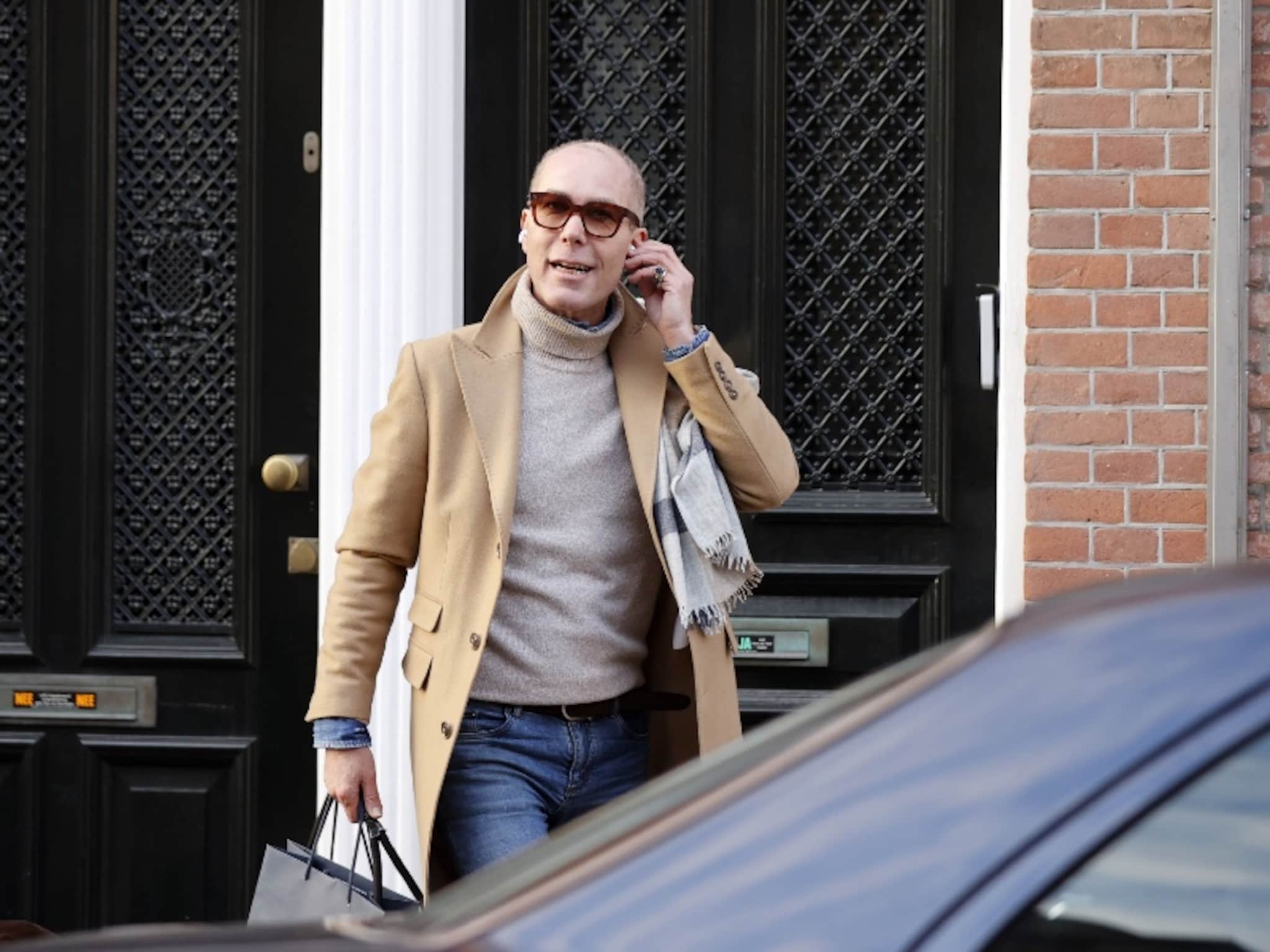 De pijnlijke val van de ooit zo gevierde tv-ster Rogier Smit