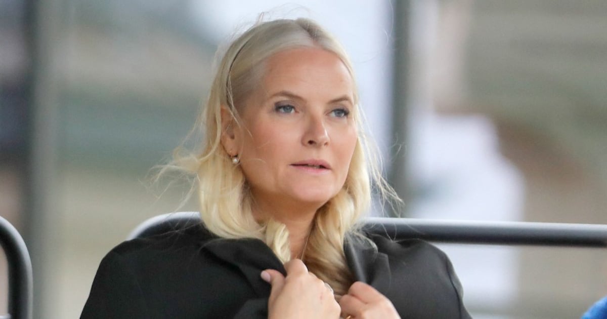 prinses-mette-marit-met-spoed-naar-het-ziekenhuis