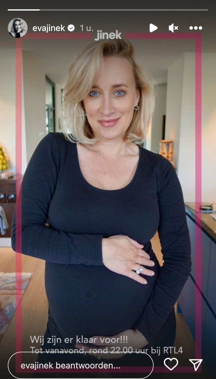 Eva Jinek deelt kiekje van groeiende babybuik met volgers