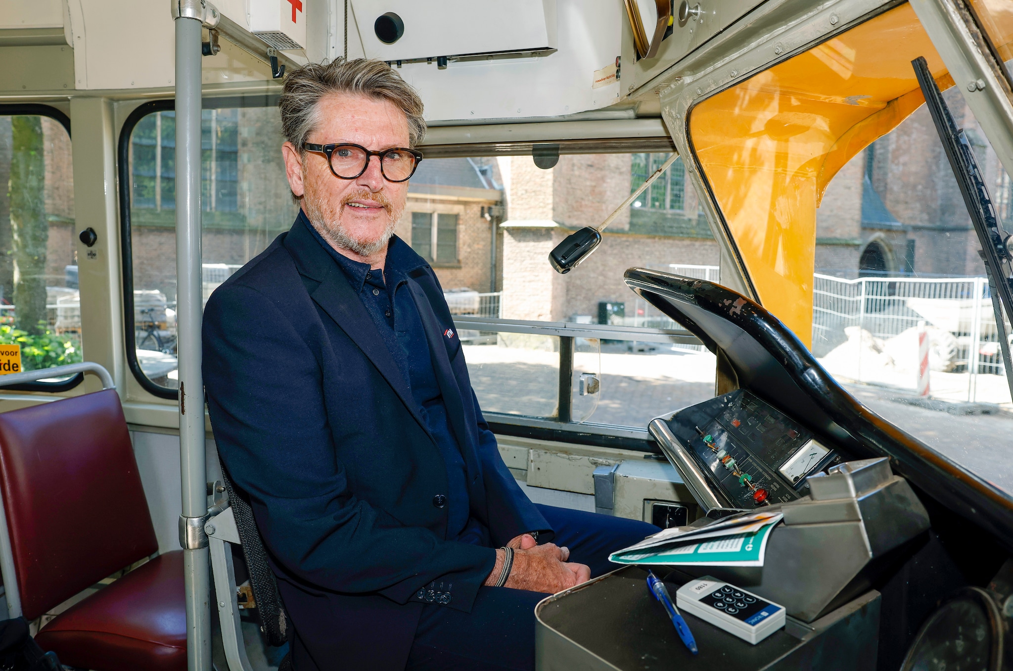 dj-erik-de-zwart-werkt-nu-als-trambestuurder-in-mijn-kist-ga-ik-pas-met-pensioen