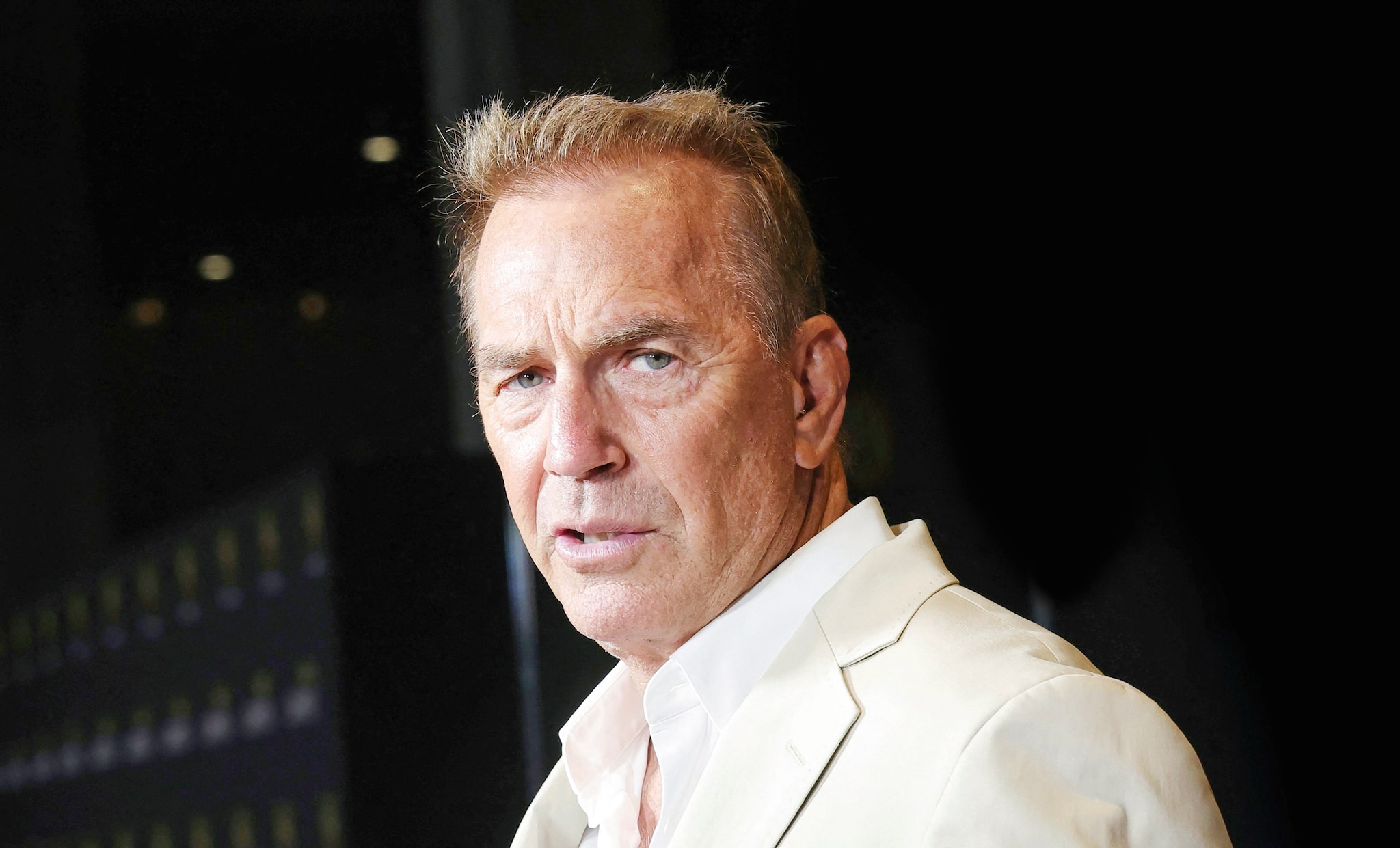 Kevin Costners geloof in de liefde wankelt, image size:2048x1241