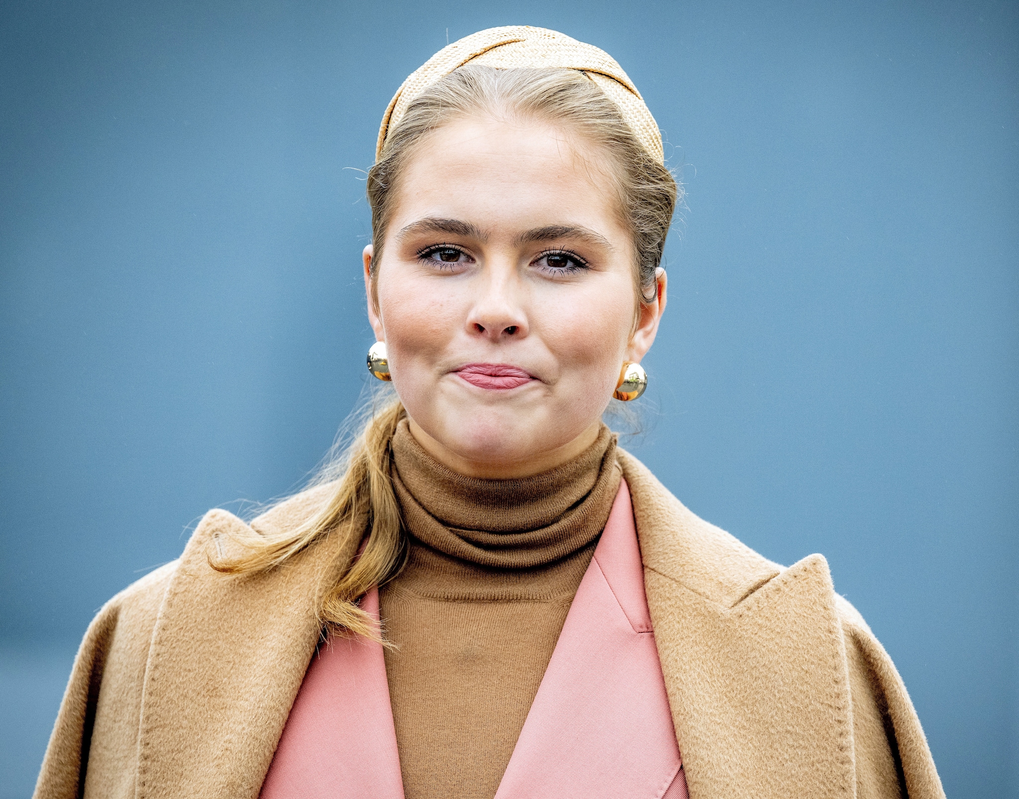 Vlissingen 22 februari 2025Prinses Amalia doopt het marine schip " Den Helder" bij Damen Shipyards. Het is het eerste wat ze helemaal alleen doet. Ze zag er prachtig uit. Gijs Tuinman en Hugo de Jonge zijn er namens de nederlandse regering . Edwin Smulders
