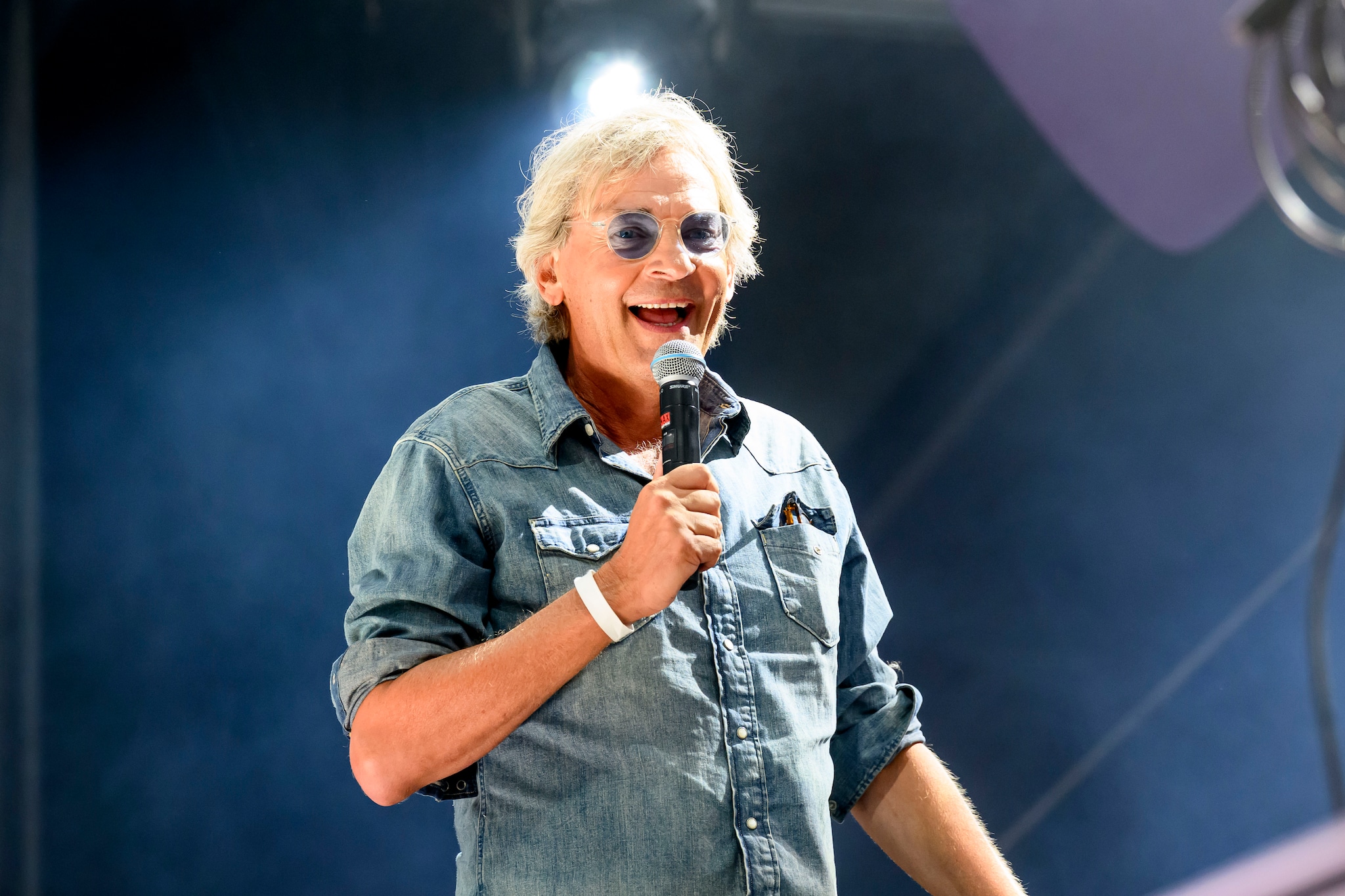 SOESTDIJK, 13-07-2025, Paleis Soestdijk 

Royal Park Live 2025 - Matthijs van Nieuwkerk en Sven Hammond  zijn weer verenigd en nemen je samen met de Sven Hammond Big Band mee op een muzikaal avontuur.  Koninklijke zomeravondconcerten op een bijzonder locatie: de tuin van Paleis Soestdijk te Baarn.  
FOTO: NLBeeld/Patrick van Emst

op de foto: Matthijs van Nieuwkerk