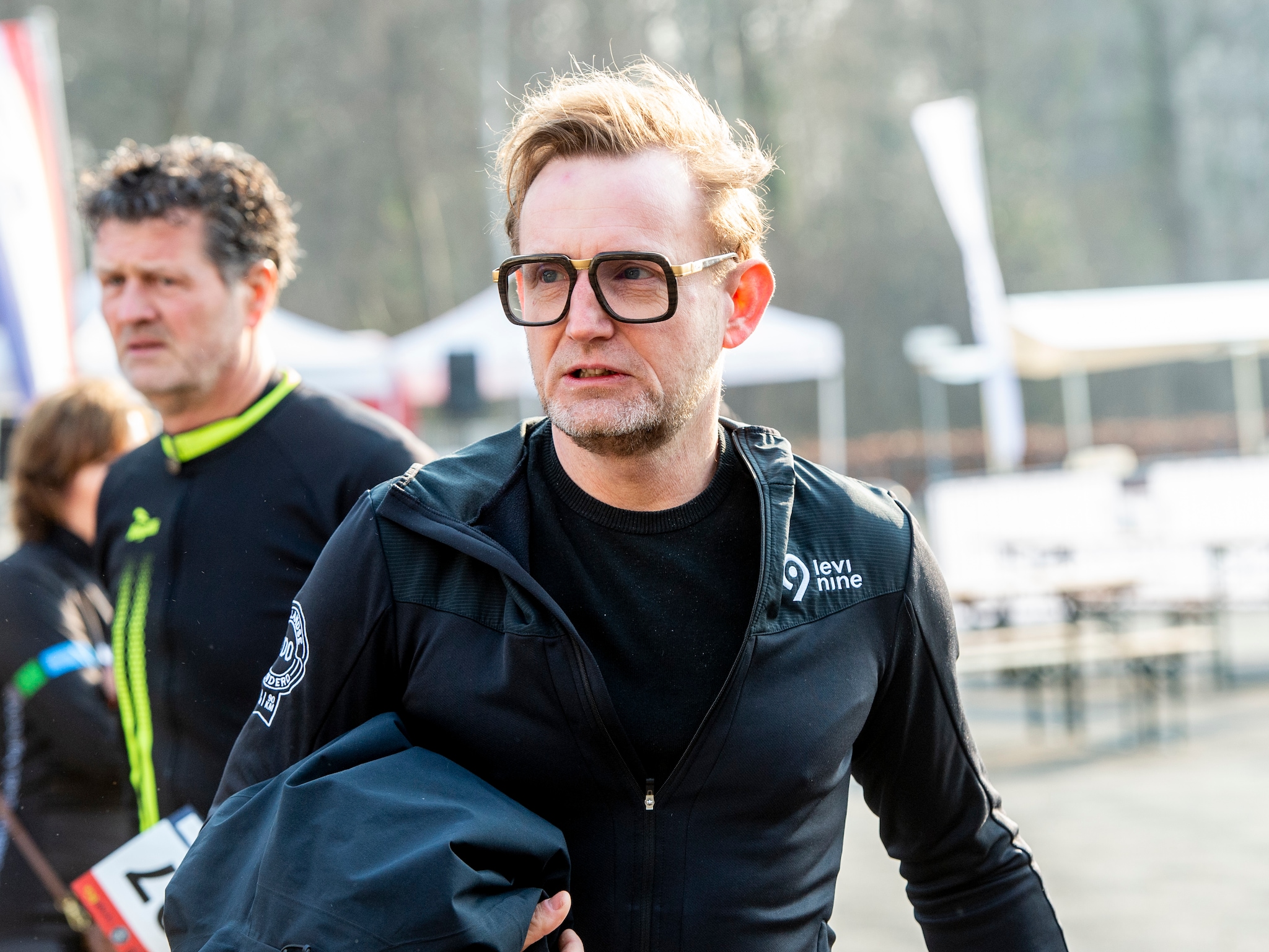 Prins Bernhard jr. prikt na forse kritiek afval op boulevard Zandvoort