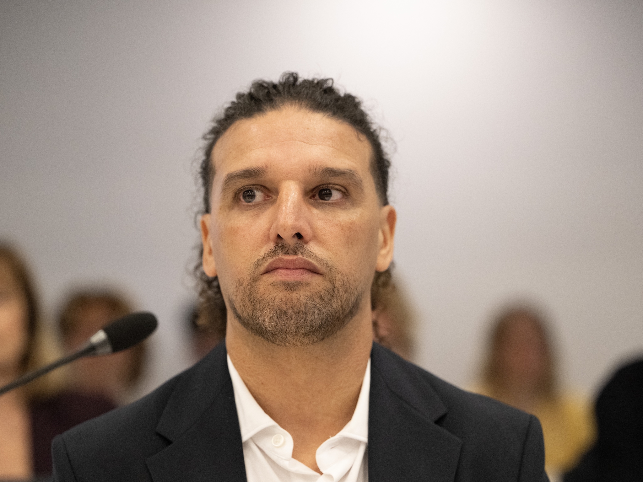 Na jaren stilte: Ali B verrast volgers met opvallende comeback