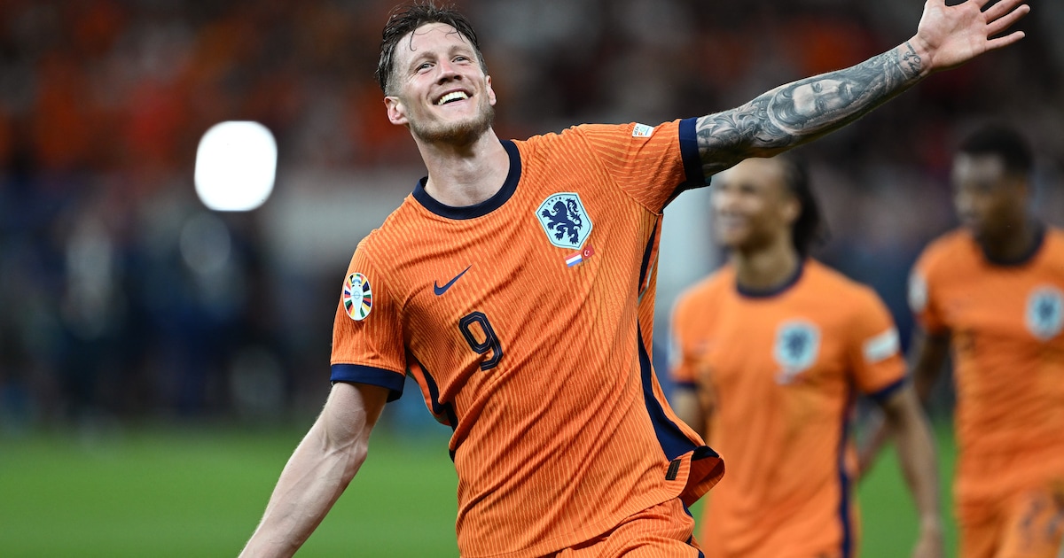Voetballer Wout Weghorst na 13 jaar eindelijk verloofd met vriendin